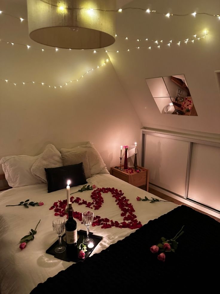 23 Date Night Bedroom Decor Hacks That Make Any Night Feel Special (DIY Ideas #11!) - 2. Twinkling Fairy Lights
