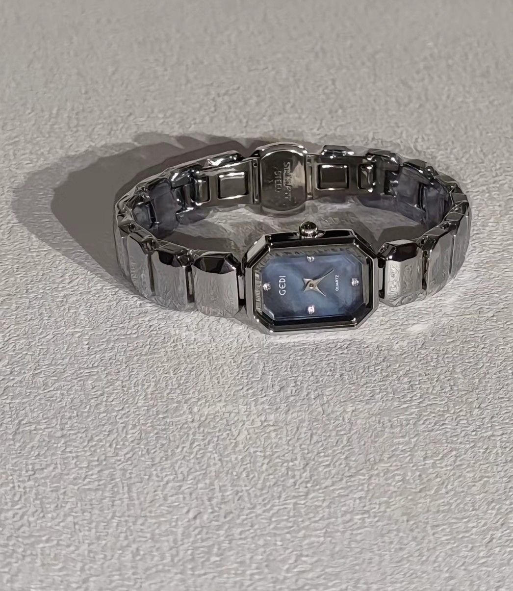 29 Must-Have Accessories to Level Up Women's Korean Apparel Fashion - 27. Minimalist Watches 1